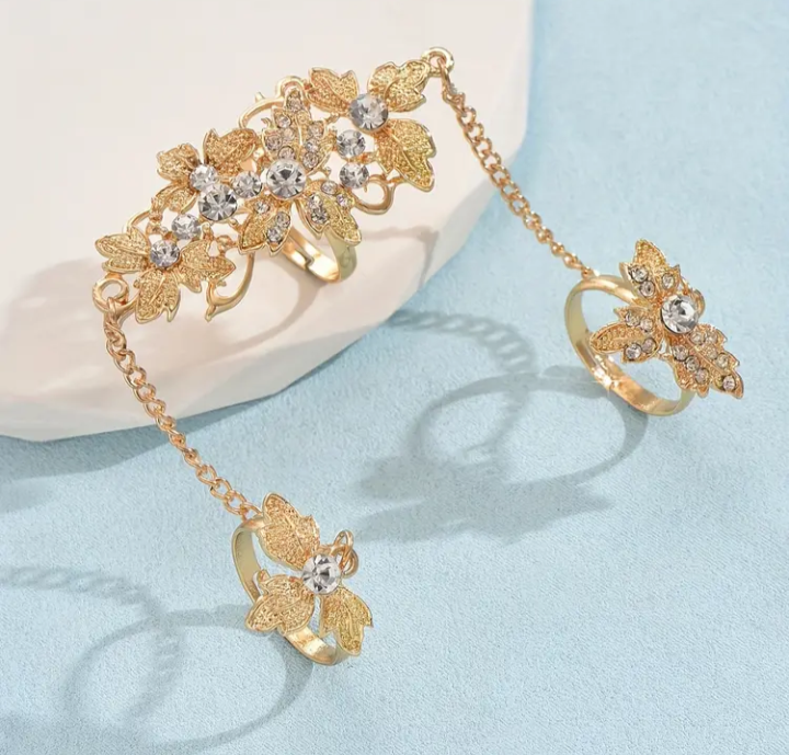 Flower Fashionable Mitt Ring