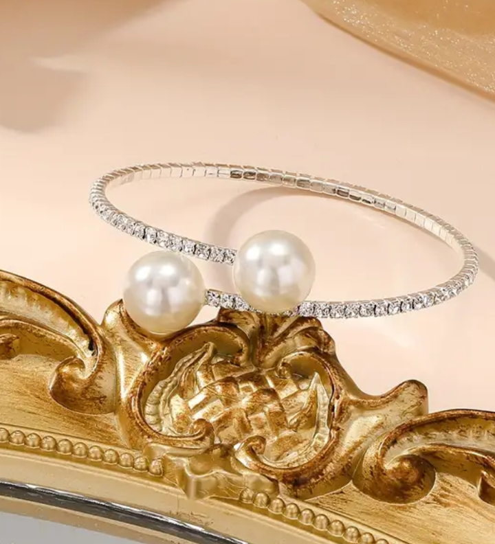 Pearl Design Bracelet