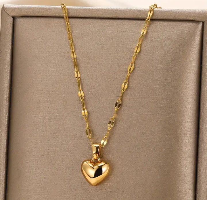Elegant Heart Pendant Necklace