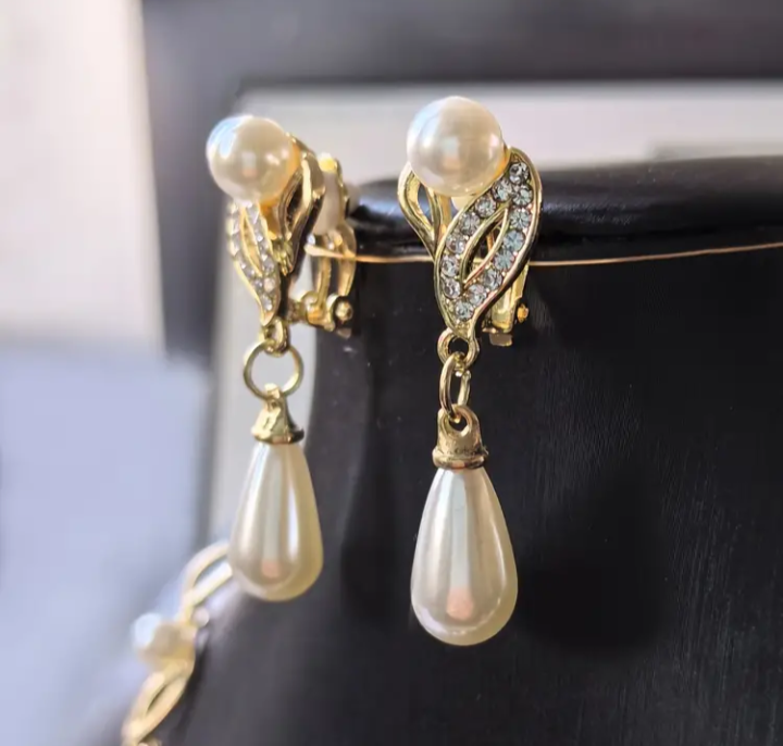 Luxury Imitation Pearl TearDrop Shape Set