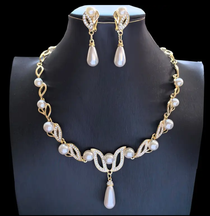 Luxury Imitation Pearl TearDrop Shape Set